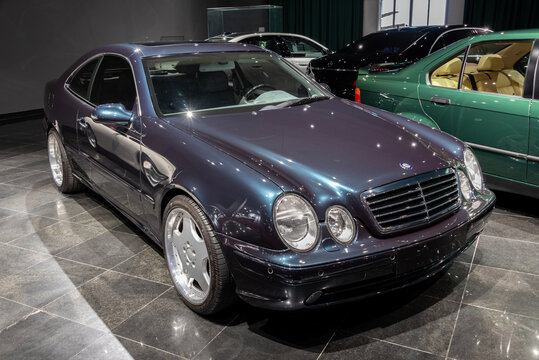 2024. 4. 12. 대한민국 경기도 용인시에서 촬영, 메르세데스 벤츠(CLK55 AMG), 1999년 독일에서 생산, 삼성화재 모빌리티뮤지엄에 전시-1999 Mercedes-Benz CLK55 AMG at Samsung Fire & Marine Mobility Museum, Yongin