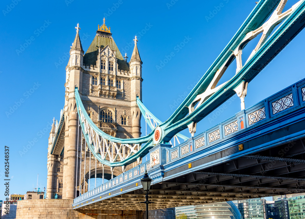 Poster tower bridge over thames river in london, uk