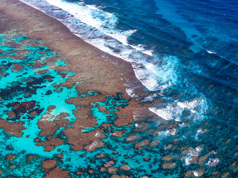 Aerial view of Ningaloo Reef, fringing reef, Lyndon, Western Australia, Australia.