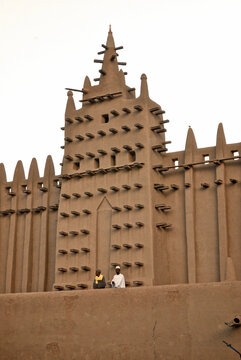 Djenne, Mali - 09 October 2010: View of mud mosque in djenne, inland niger delta, mali.
