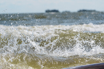 the sea is in the middle lane, the water breaks on the shore, the sound of the surf, room decoration, design