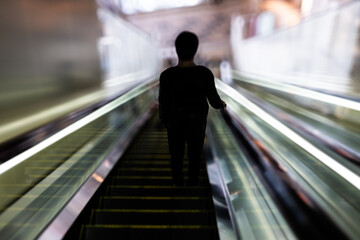 エスカレーター下り