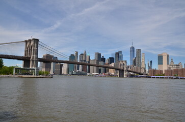 BROOKLYN BRIDGE ET &Icirc;LE DE MANHATTAN VUE DU QUARTIER DE BROOKLYN