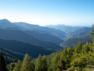 Obraz premium view on the mountains in the Southern French Alp on a sunny late summer day