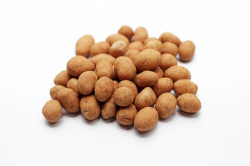 Coconut cream coated peanuts snack