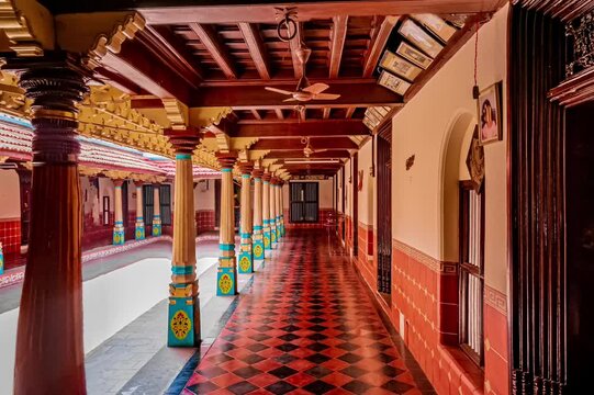 Chettinadu Style Heritage Homes in Karaikudi, Pallathur, Athangudi & Kothamangalam are the most lavish & exquisite architectural beauty. This beautiful edifice situated at Chettinad region, Sivagangai