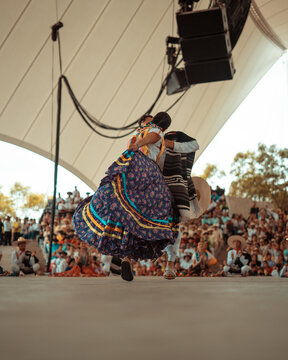bailable oaxaque&ntilde;o en la guelaguetza
