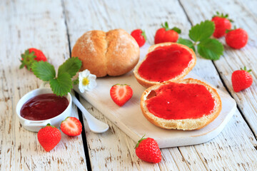 selbstgemache erdbeermarmelade