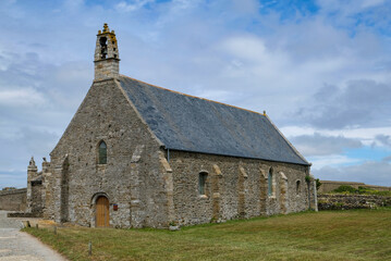 La chapelle Notre-Dame de Grâce, à proximité de l'abbaye de Saint-Mathieu, Finistère