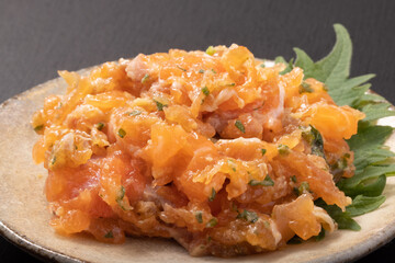 サーモン　なめろう