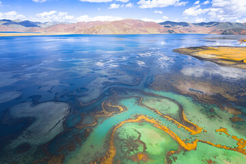 The colorful lakeside of Yamdrok Yumtso（Yamzhog Yumco）in Tibet