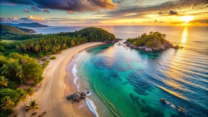 Fototapeta premium Golden Sunset Over a Tropical Beach
