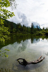 Bergpanorama und Naturwunder: Die Koppenwinkellacke in Obertraun, Salzkammergut, Österreich