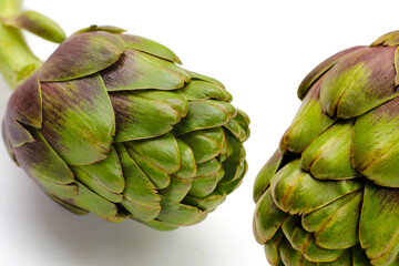 Obraz premium Purple artichoke on white background.