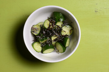 きゅうりと塩昆布の和え物