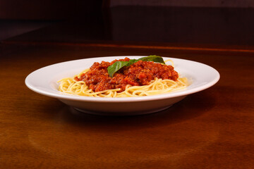 spaghetti with tomato sauce an minced meat