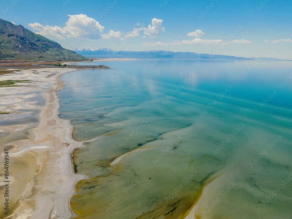 Wall mural shoreline of the great salt lake. the great salt lake, salt lake city, utah, united states of americ