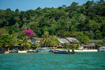 プーケットから訪れることのできるピピ諸島の絶景