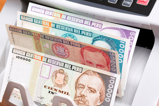 Peruvian sol in the counting machine