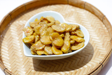 Roasted salted broad beans snack