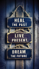 Obraz premium Three Wooden Plaques with Motivational Messages for a Bright Future