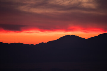 赤石山脈と美しい朝焼け