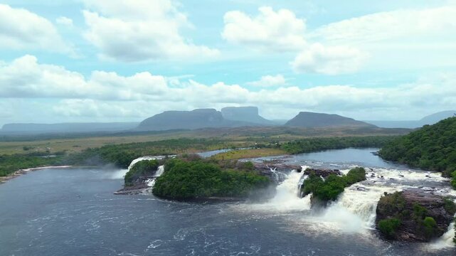 Canaima Lagoon, with its serene waters and backdrop of majestic waterfalls, offers a picturesque and tranquil escape in Canaima