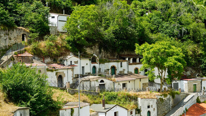 Obraz premium Rapolla, borgo del Volture con le tipiche cantine dove viene conservato il vino Aglianico. Potenza, Basilicata. Italy