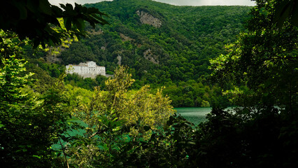 Riserva laghi di Monticchio, Badia San Michele e abbazia di Sant'Ippolito