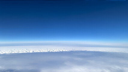 The scenery of the blue sky always brings a sense of tranquility and healing to people. When you feel tired or anxious, why not go to nature to find such a scenery to relax and nourish your soul.