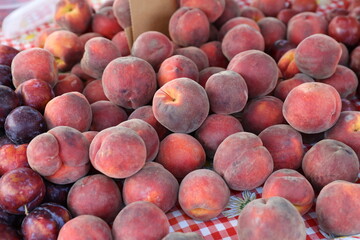 market peaches