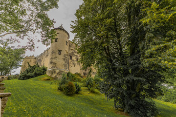 Obraz premium Ruins of the castle in Niedzica, view of the panorama of Lake Czorsztyn