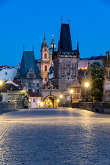 Obraz premium Charles Bridge (Karlův most) in the night, Prague, Czech Republic