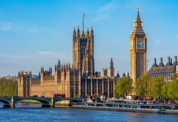 Fototapeta premium Big Ben with Houses of Parliament and Westminster bridge, London, UK