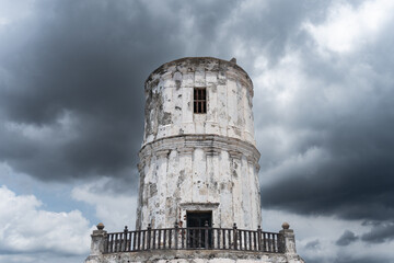 Torre abandonada en el mar, san juan de ulúa