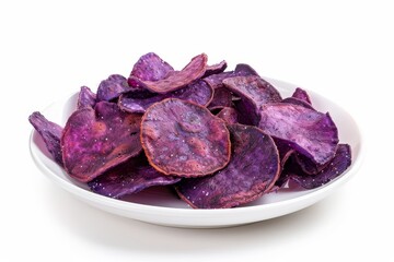 Obraz premium Purple sweet potato chips crispy and sweet on white plate isolated on white background