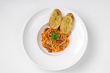 spaghetti with tomato sauce
