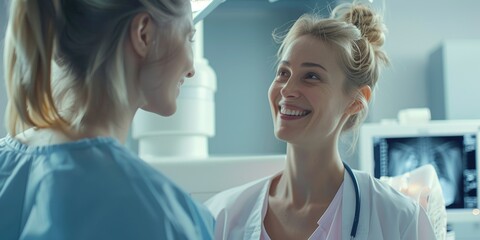 Obraz premium Scientist discussing with colleague