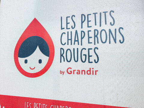 Le logo des creche Les petis chaperons rouge qui appartiennent au groupe Grandir 