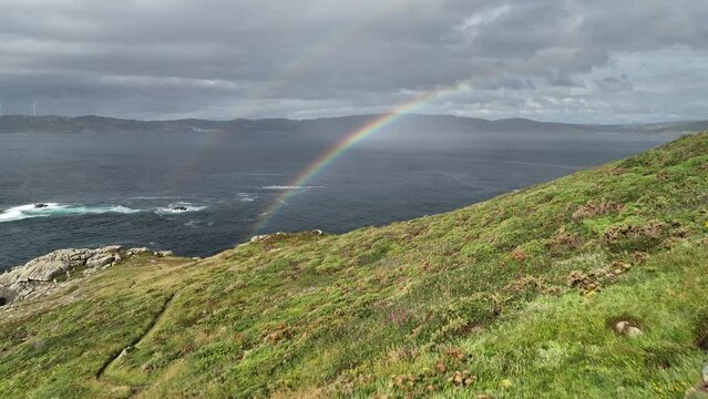 Arcoiris en el Faro de Laxe de Galicia
