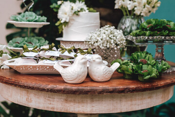 Lovebirds and decoration