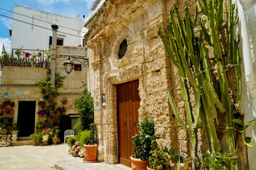 Il borgo fortificato di Monopoli sul mar Adriatiso. Bari, puglia,Italia