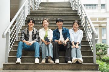 Fototapeta premium Portrait image of a group of Asian students at university.