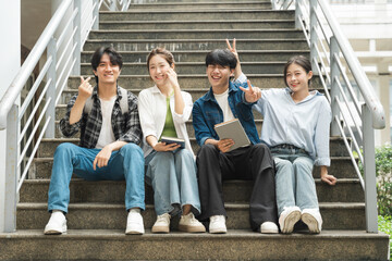 Fototapeta premium Portrait image of a group of Asian students at university.