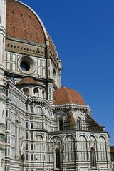 Fototapeta premium , la façade latérale et le dôme de La cathédrale Santa Maria Del Fiore à Florence