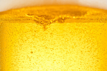 グラスに注がれたビールのクローズアップ