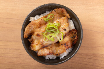 豚バラ　焼肉丼