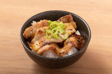 豚バラ　焼肉丼
