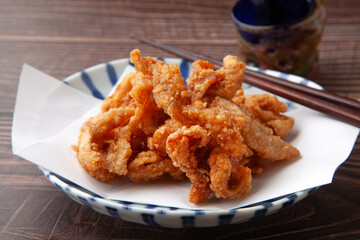 鶏皮の唐揚げ