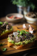 Toast avocado and mushrooms